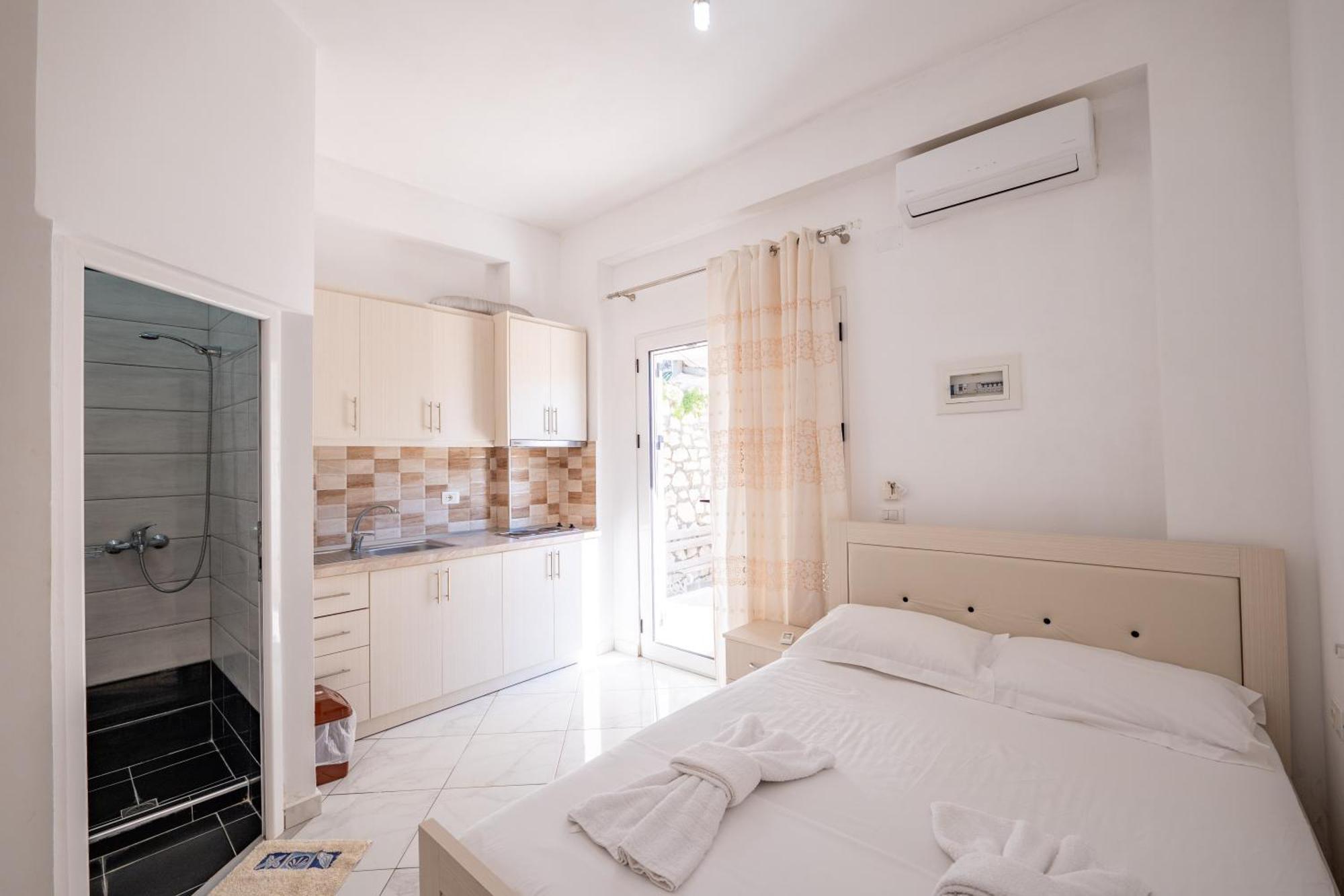 Vila Celi Sarande Bagian luar foto
