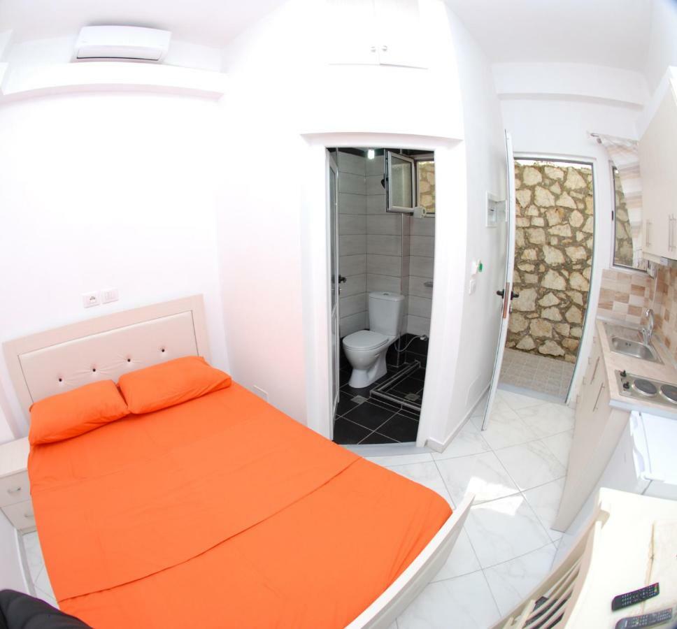 Vila Celi Sarande Bagian luar foto